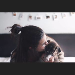 Meet your Posher, Roya